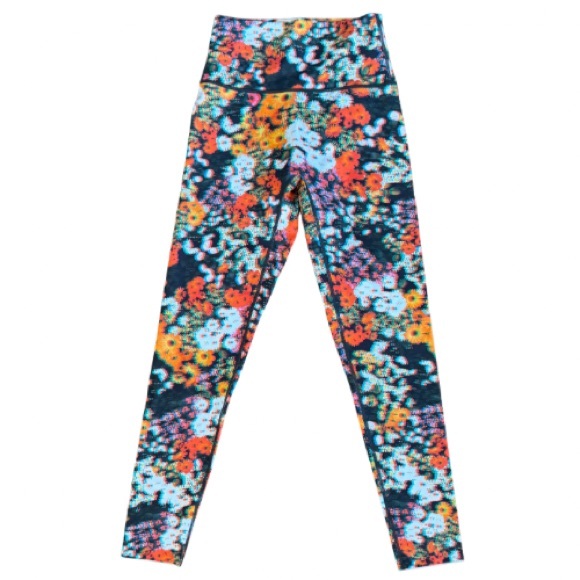 Blurry Effect Vibrant Floral Leggings - Picture 2 of 3